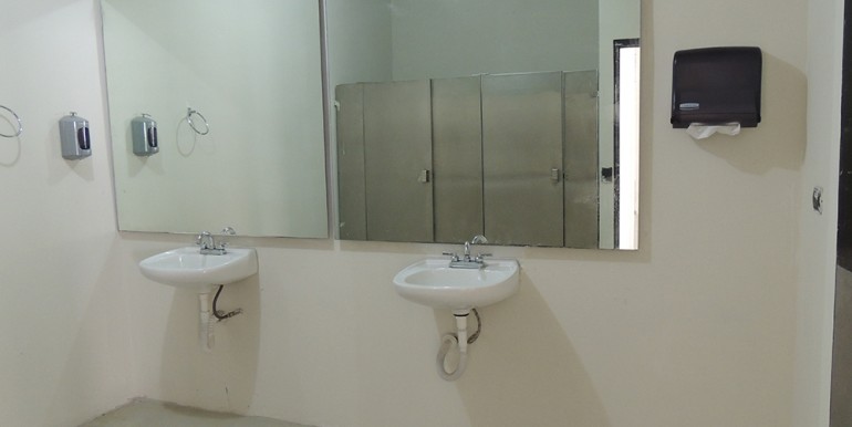 inmobiliaria-rodriguez-de-luna-local-comercial-ave-pablo-a-de-la-garza-1